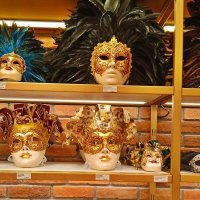 МАГАЗИН   МАСОК :: Анатолий Малобродский