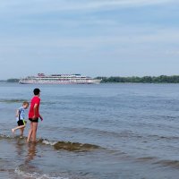 А по Волге вверх теплоход. :: Надежда 