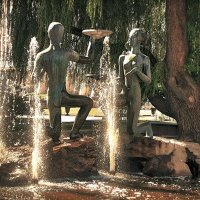 Скульптурная композиция «Дарующие любовь» (фонтан «Юность») :: Глeб ПЛATOB
