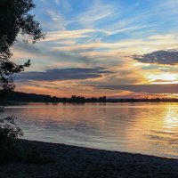 закат на Волге :: Владимир Зеленцов
