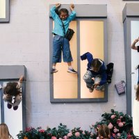 Москвичи не стоят на месте. :: Татьяна Помогалова