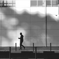 Силуэт и тени на стене :: Любимова Ольга 