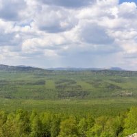 На горе Крутой Ключ. Вид на хребет Большой Уральский и вершины Таганая (панорама). :: Алексей Трухин