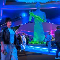 Зарисовка из Гостинного Двора :: юрий поляков Зарисовка из Гостинного Двора :: юрий поляков