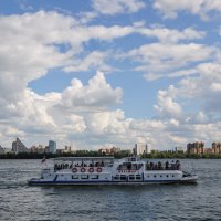 Теплоход "Надежда" :: Татьяна Машошина