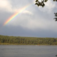 Радужный пейзаж над рекой :: Ильич -