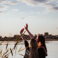 Подружки на закате :: Валерия .