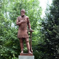 Памятник А.С. Губкину в Губкинском сквере :: Gen Памятник А.С. Губкину в Губкинском сквере :: Gen