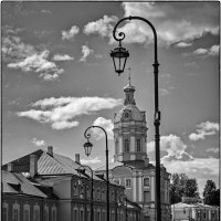 Улочка к храму :: Анатолий ИМХО