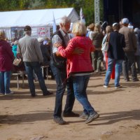 Станцуем, подруга :: Магомед .