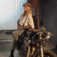 Яркий фотофестиваль. Модель с мотоциклом. :: Лилия *