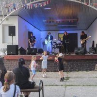 Молодежь отдыхает :: Сергей Цветков