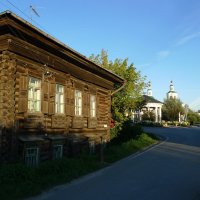 Улица перед набережной :: Сергей Швечков