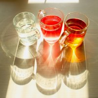 Натюрморт с водой, чаем и соком :: Александр Чашин