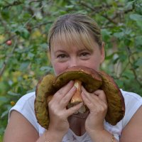 Елена и грибочки... :: Ирина Жигунова
