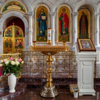В церкви Александра Невского :: Александр Синдерёв