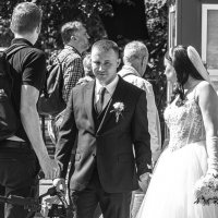 А если букетом по мордасам? :: Александр 