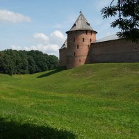 Стена Новгородского кремля :: Сергей Беляев