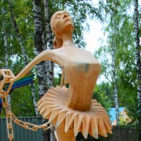 Деревянный бюст балерины :: Сергей Никифоров