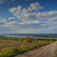 "Из Нерядово на просторы Волги. Осень"© :: Владимир Макаров "Из Нерядово на просторы Волги. Осень"© :: Владимир Макаров