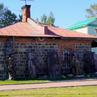 На набережной- кузница. :: Alex 711402