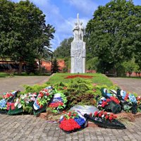 Мемориальный комплекс на братской могиле :: Сергей Карачин Мемориальный комплекс на братской могиле :: Сергей Карачин