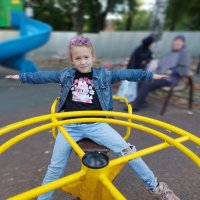 мир вращается вокруг Марьяши :: Артём 