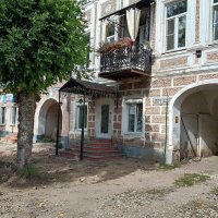 Ванчакова линия. Балкон. Арка. Дерево. :: Мария Васильева Ванчакова линия. Балкон. Арка. Дерево. :: Мария Васильева