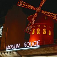 Знаменитое на весь мир кабаре. :: Андрей Андреев Андреев