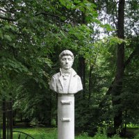 Памятник К.Н. Батюшкову :: Александр Ильчевский 