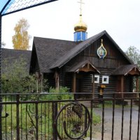 Решётка у церкви Петра и Февронии :: Ольга 