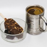 Утренний ритуал - кофе, мороженое, шоколад :: Валерий Иванович Утренний ритуал - кофе, мороженое, шоколад :: Валерий Иванович