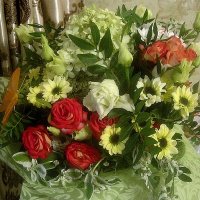 ПУСТЬ ВЕРА,НАДЕЖДА,ЛЮБОВЬ ВСЕГДА БУДУТ С ВАМИ! С ПРАЗДНИКОМ! :: Елена Семигина