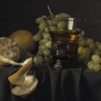 Натюрморт с лимоном и виноградом :: Максим Вышарь Натюрморт с лимоном и виноградом :: Максим Вышарь