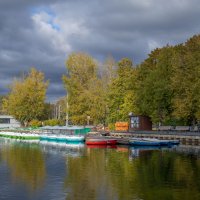 Причал Останкинского пруда :: Олег Дорошенко Причал Останкинского пруда :: Олег Дорошенко