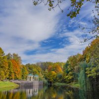 Осенний пруд... :: Владимир Жданов