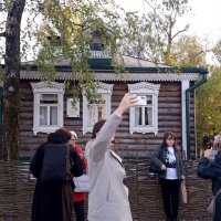 У дома С.Есенина :: Galina Solovova