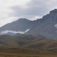 В горах Осетии туман :: Марина Виноградова