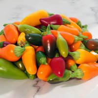 Последний урожай острых перчиков с балкона... :: Андрей Заломленков