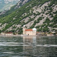 Рукотворный остров Госпа од Шкрпела :: Валерий Судачок