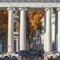 Аничков дворец. Вид через колоннаду Кабинета Александра Третьего :: Стальбаум Юрий 