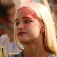 Портрет с битвы подушками и фестиваль красок. :: Владимир59 