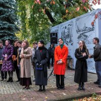 Актёры драматического театра им. А. Кольцова читали стихи в Кольцовском сквере :: Татьяна Машошина