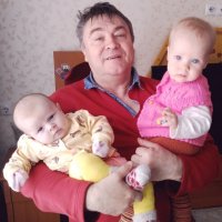 Милые внучки. :: Андрей Хлопонин