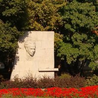 Барельеф Н.А.Островскому :: Tata Wolf