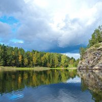 ОСЕНЬ НАСТУПАЕТ. Ладога. Карелия. :: Виталий Половинко