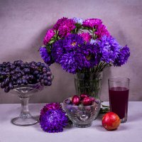 Астры и фрукты :: Людмила Павловна Крышковец