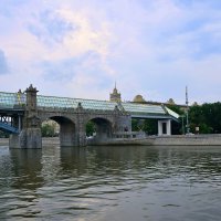 Москва. Вечерняя прогулка по реке :: Владимир Мигонькин