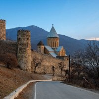 Крепость Ананури. Грузия. :: Дина Евсеева