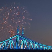 Мини-салют над Волгой :: Olga Oskolkova